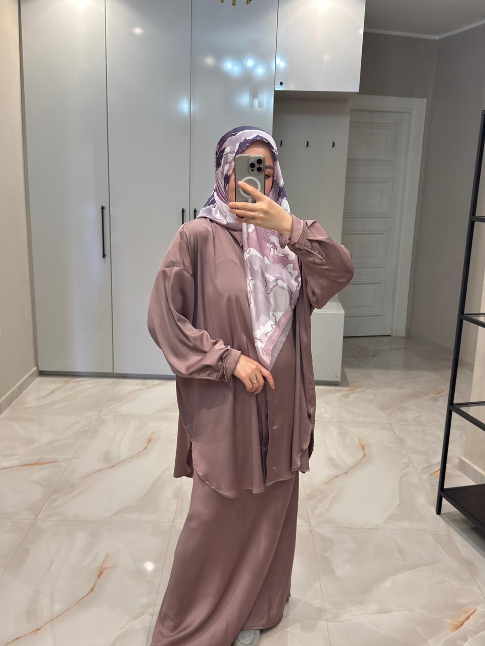 Set blouse with skirt