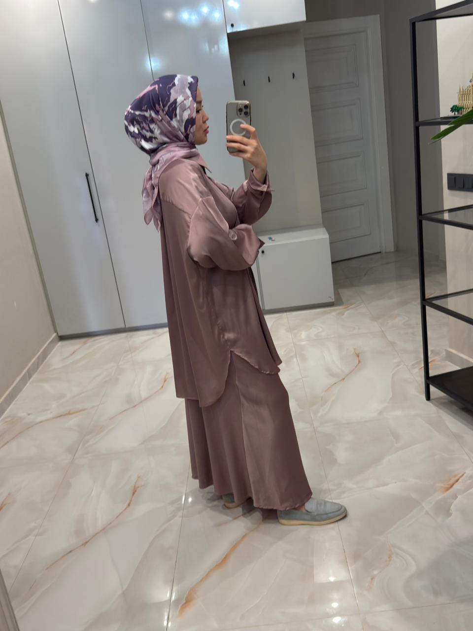 Set blouse with skirt